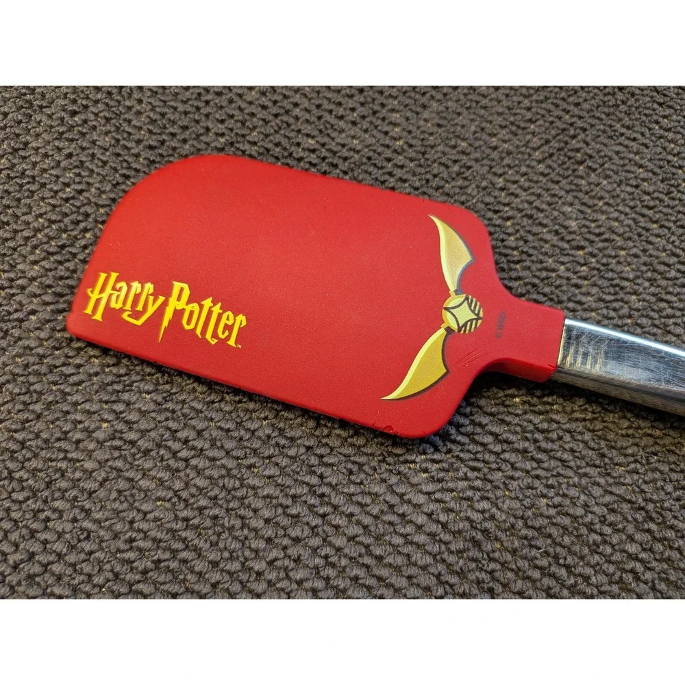 Williams Sonoma Harry Potter Hogwarts Quidditch‎ Silicone Spatula Red Gold Metal